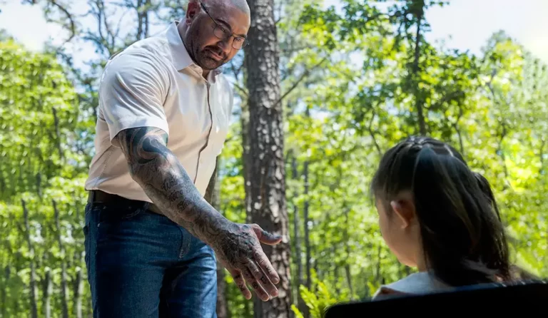 Dave Bautista Llaman a la Puerta