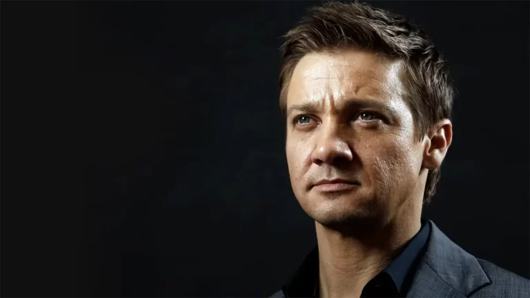 Jeremy Renner publica una historia de IG sobre su rehabilitación