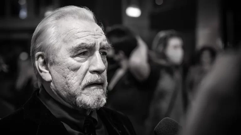 Brian Cox el funeral de Logan