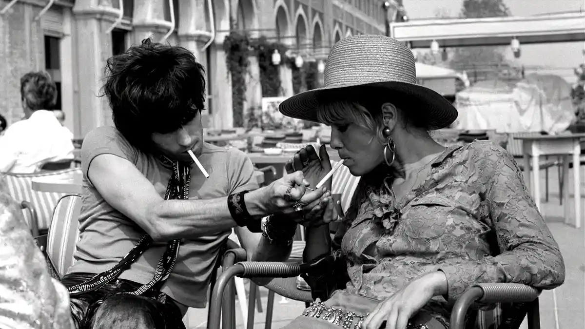 critica catching fire: la historia de anita Pallenberg